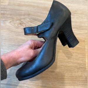 👠 Miz Mooz Leather Mary Jane Heels – Charcoal Gray